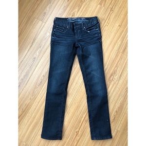 Express Stella Skinny Jeans. Regular Fit. Low Rise